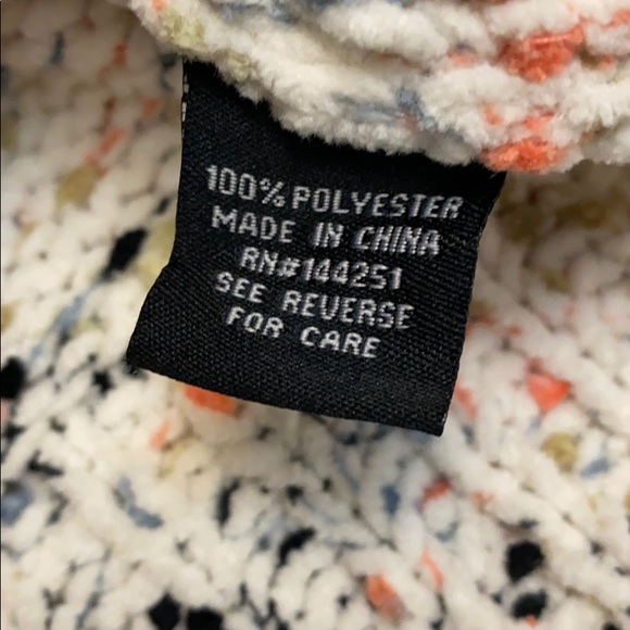 Cropped White & Speckled Soft Knit Sweater - Picture 9 of 13